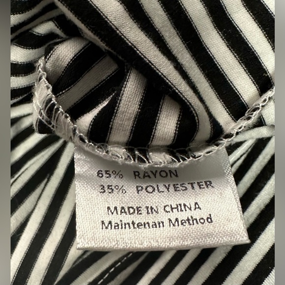 Black & White Stripe Sleeveless Dress with Tie Waist and Pockets - Picture 7 of 10